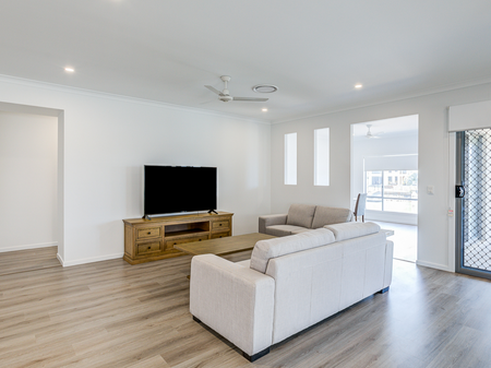 34 Poinciana Place, Jacobs Well, QLD - Photo 3