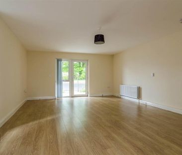 9 Woodbrook Green, Lisburn, BT28 2ZJ - Photo 2