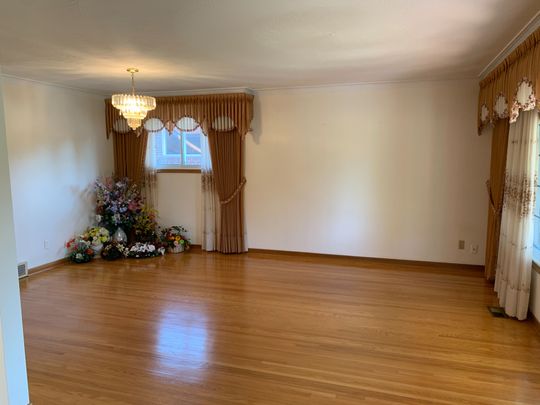 For Lease - 126 Cass Avenue Unit# Main, Toronto, Ontario - Photo 1