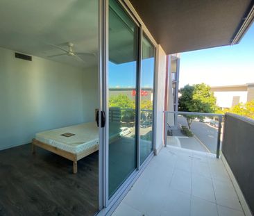 Prime Garden City Living | Rare Break Lease Opportunity : 3 Bedrooms - Photo 6