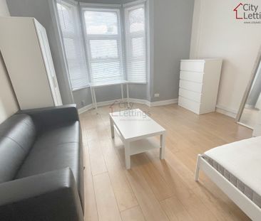 2 Bedroom Shared Flat - Photo 3