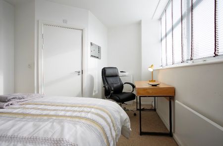 2 Bed Flat, East Street, LS9 - Photo 5