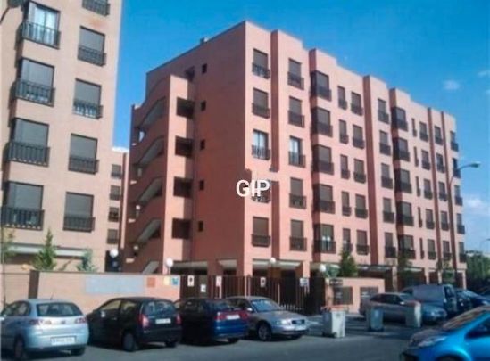 Apartamento de alquiler en Calle de Belfast, 13, Rejas - Photo 1