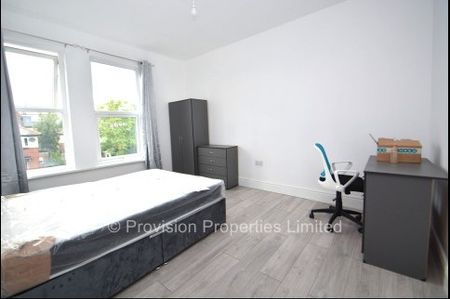 6 Bedroom Student Properties Leeds - Photo 4