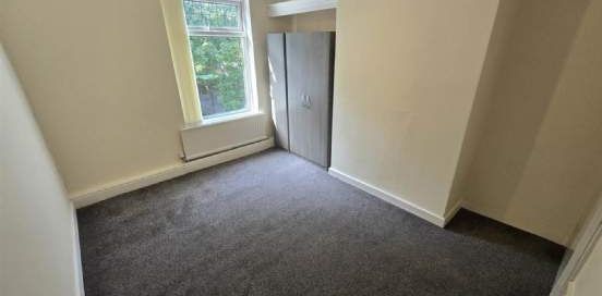 3 bedroom property to rent in Manchester - Photo 2