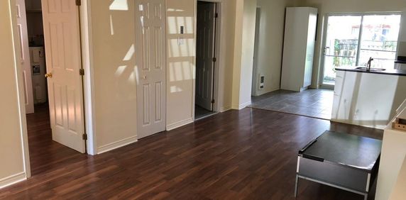 4 ½ IMPECCABLE – Rez-de-jardin – Secteur calme & près du métro ! - Photo 2