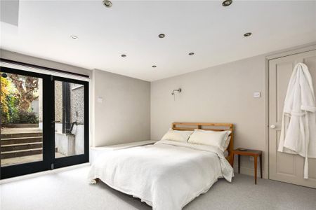 3 bedroom flat to rent - Photo 3