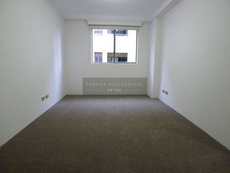 Oversized 1 Bedroom Apartment + Parking - Harbours Edge - Photo 2