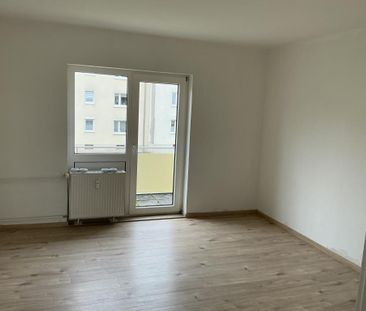 Tolle 3-Zimmer-Wohnung mit Balkon und neuem Tageslichtbadezimmer in... - Photo 1
