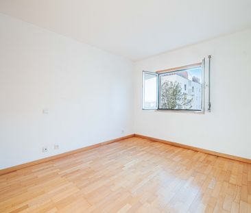 T2 com garagem e Portaria nas Olaias | Avenida Arantes e Oliveira | - Photo 3