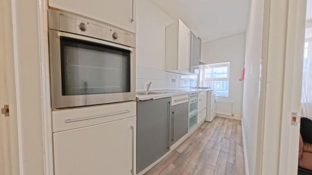 3 bedroom maisonette to rent - Photo 2