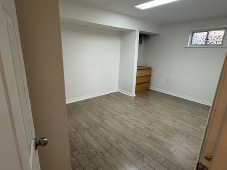 For Lease - 124 Avondale Boulevard, Brampton, Ontario - Photo 5