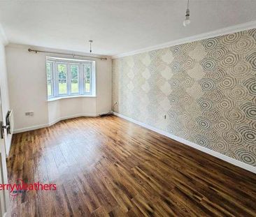 Lane End View, Rotherham, S60 - Photo 1