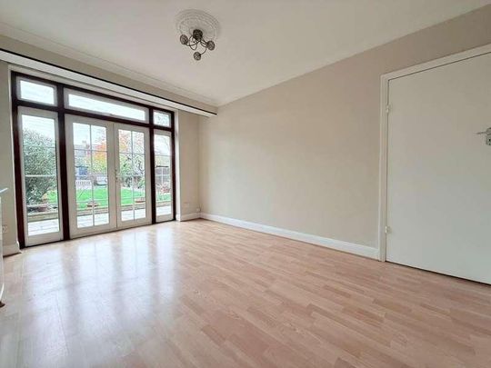 Surbiton, Surrey, KT6 - Photo 1