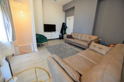 2 bedroom Flat in 1 Towers Way, Leeds - Photo 1