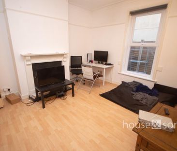 6 bedroom detached house to rent - Photo 1