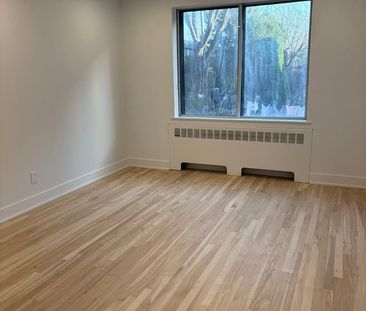 4890 Av. Plamondon, #8 - Photo 3