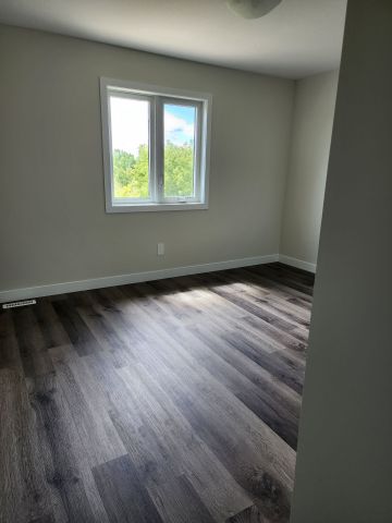 For Lease - 6825 Royal Magnolia Avenue, London South, Ontario - Photo 5