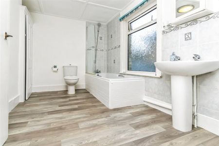 2 bedroom terraced house to rent - Photo 5