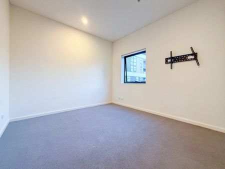 Parkside Home I Formal Dining Area I Walk to Shops & Station - Photo 3