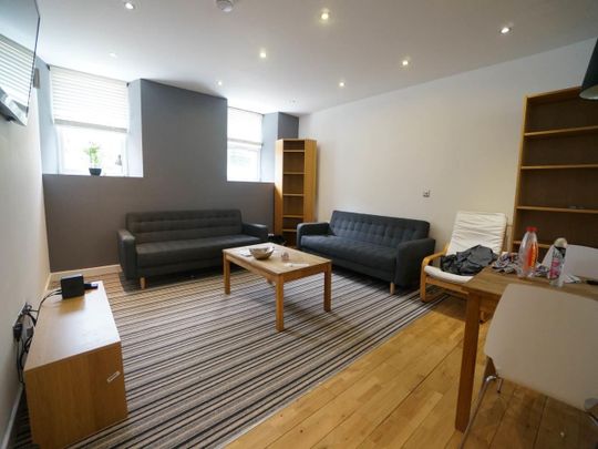 Flat 1, Seion Chapel Ambrose Street - Photo 1