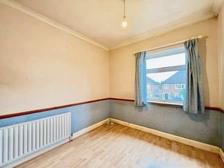 4 bedroom semi-detached house to rent - Photo 3