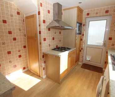 3 bedroom semi-detached house to rent - Photo 6