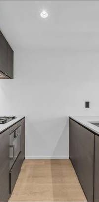 Brand New Luxury 1bed bath @Robson - Photo 1