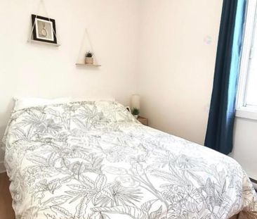 Appartement lumineux 2 pièces fermées + cuisine à 1 minute du métro... - Photo 1