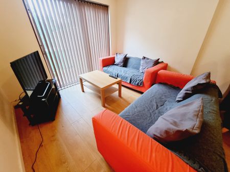 3 Bed Student Accommodation - Photo 5