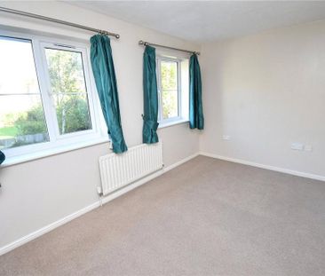 2 bedroom semi-detached house to rent - Photo 6