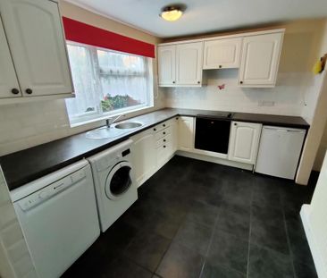 3 bedroom terraced house to rent - Photo 4