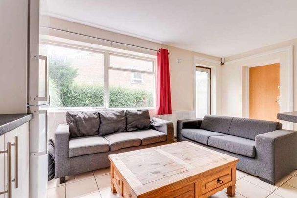 St Michaels Place, Canterbury, CT2 - Photo 1