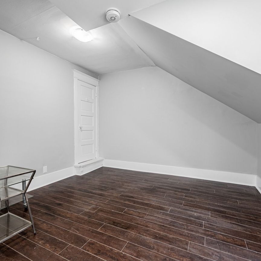 For Lease - 146 Howland Avenue, Toronto, Ontario - Photo 1