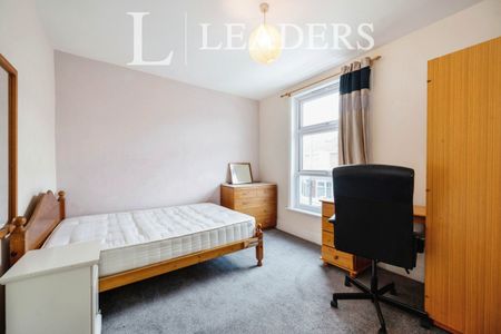 4 bedroom house to rent Edmund Road, PO4 - Photo 4