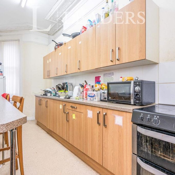 1 bedroom in a house share to rent - Photo 1
