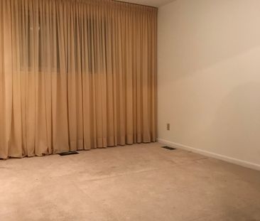 For Lease - 2186 Truscott Drive Unit# Upper, Mississauga, Ontario - Photo 2