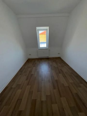 Gemütliche 3-Zi.-Wohnung im Dachgeschoss * Heidenau * Wohnküche * Fenster mit Bad - Foto 2