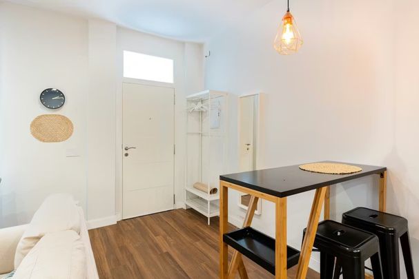 Calle Lucía de Jesús, Sevilla, Andalusia 41010 - Photo 1