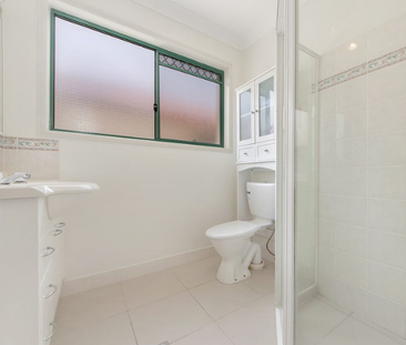 30A Kingarry Circuit, Merrimac QLD 4226 - House For Rent | Domain - Photo 3