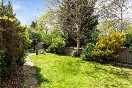 3 bedroom flat to rent - Photo 5