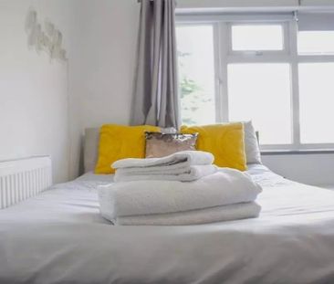 Studio Flat, Dollis Heights, NW2 - Photo 1