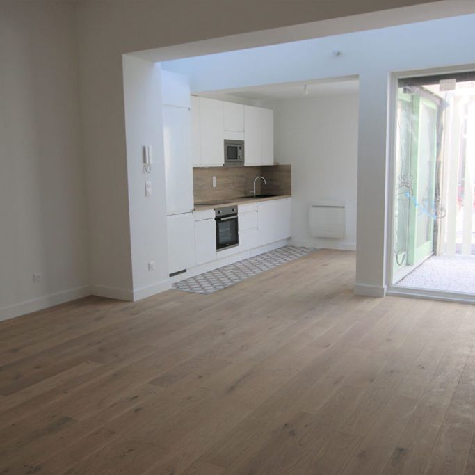 À LOUER – T3 de 81 m², Rue Brûle Maison, Place Jeanne d’Arc réf 749-001 - Photo 1