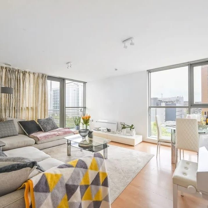 2 Bed Flat, Switch House, E14 - Photo 1