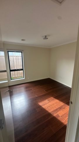 Clyde North - Photo 2