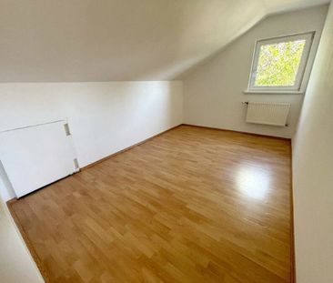 Dachgeschoss - Zwei Zimmerwohnung mit Essküche! - Photo 5