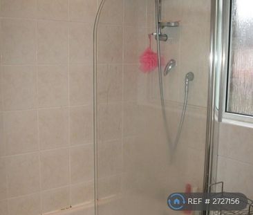 1 bedroom in a house share to rent - Photo 6