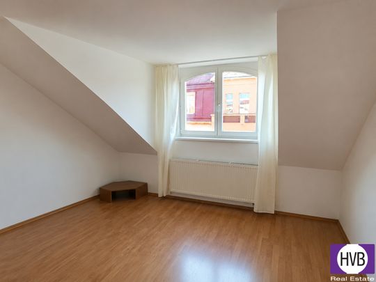 Pronájem bytu 2+kk 62 m², Praha Bubeneč - Fotografie 1