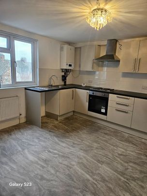 2 Bed Flat, Thurlby Road, LE5 - Photo 1