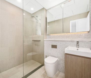 Executive Designer Apartment ** Available Now ** - Photo 5